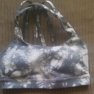 Lululemon free to be sports bra